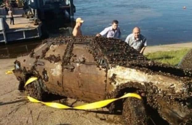 He Accidentally Found A Car At The Bottom Of The River And Called The Police. When They Arrived, The Police Were Horrified And Shocked