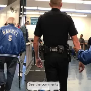 The policeman took measures related to the old man who was kicked out of Bank of America