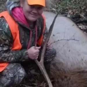 A 14-year-old girl from Missouri is facing backlash online after mistakenly shooting a protected elk during a legal hunting trip with her father. Abby Wilson and her dad were hunting deer during Missouri’s deer season, but elk are protected in their area. Her dad, Don White, contacted the Missouri Department of Conservation upon realizing their mistake. Conservation agent Adam Doerhoff confirmed the elk’s identity when shown a photo, stating, “You don’t expect to see something like that.” The conservation department’s spokesman noted that seeing an elk in Boone County is unusual.    Since the incident gained attention online, Abby has faced criticism from various groups. Her father defended her, saying, “If my daughter gets fined, I’ll pay it and move on. So be it. We’ll deal with it.” He also hoped to keep the elk’s meat and antlers, but officials denied the request, considering donating the meat to needy families if disease-free.    Online debates regarding the girl’s punishment ensued. Some argued that her age and ignorance shouldn’t excuse breaking the law, while others emphasized her learning process and the rarity of elk in the area.