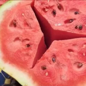 If you cut a watermelon and it looks like this, throw it away immediately