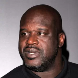 Woman runs into Shaquille O’Neal at Best Buy, what he does next is something she never expected