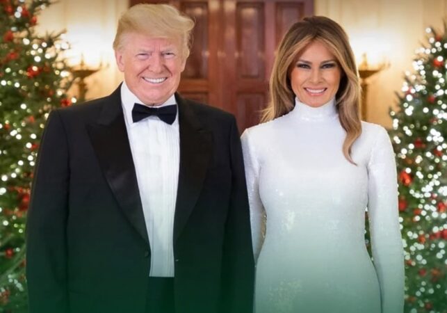 Trump’s Christmas Photo Turns Heads After People Spot Small Detail