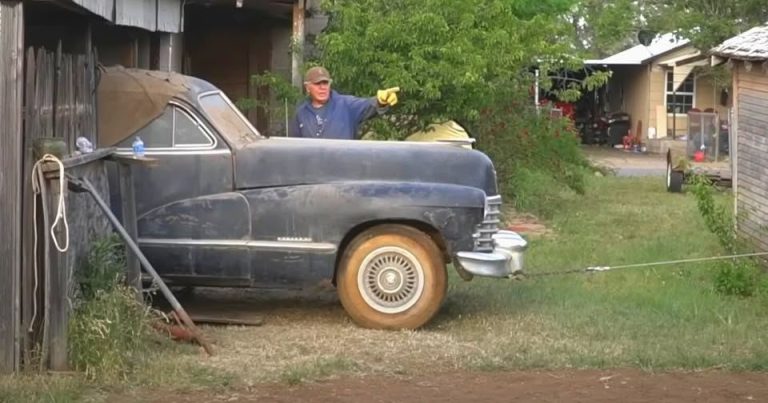 Man fixes his 102-year-old dad’s 1946 Cadillac without telling him and takes him for a spin