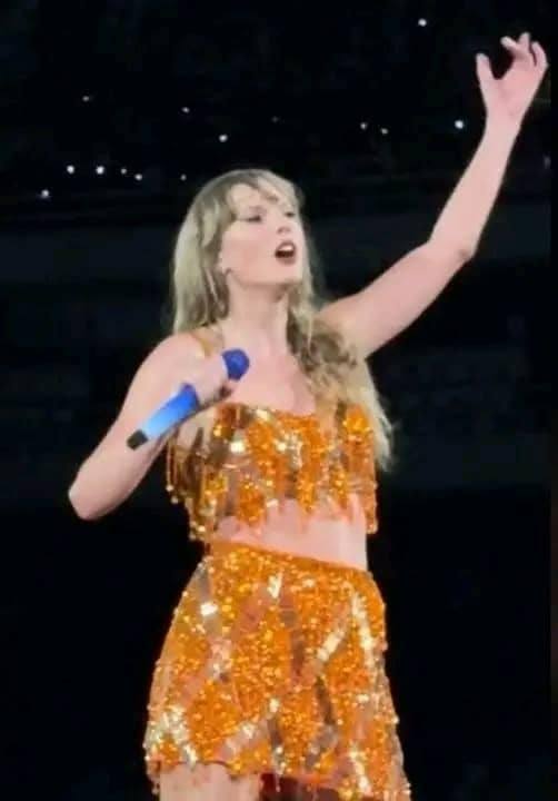 At her concert, Taylor Swift’s fans left disgusted.What was the reason?