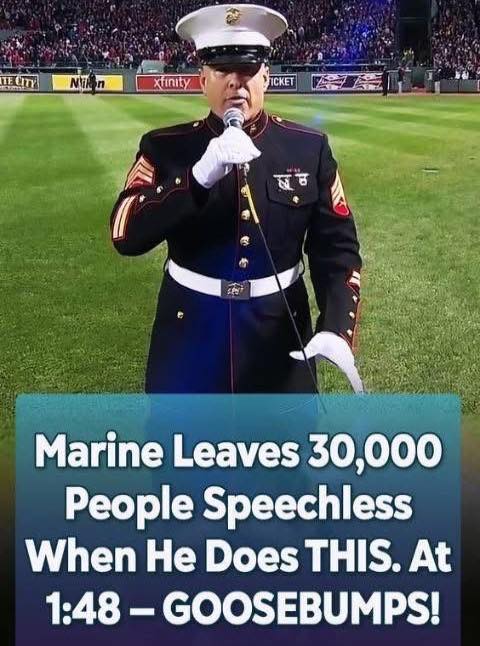 Military hero’s spontaneous act leaves massive audience in stunned silence