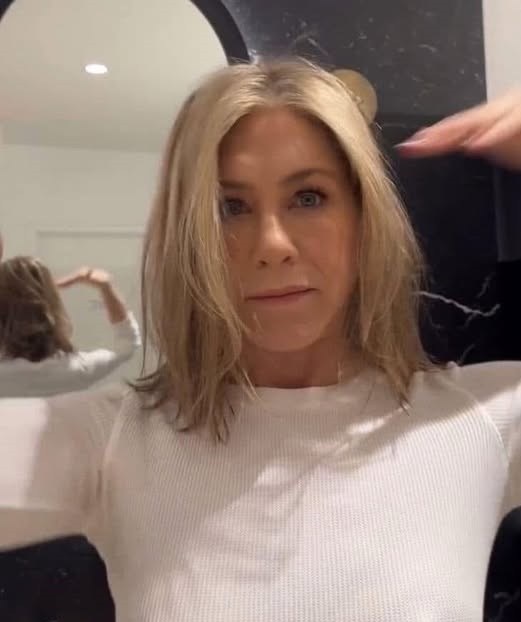 Jennifer Aniston Shows 0ff More Than She Wanted, Hold Your Breath…