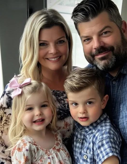 Karoline Leavitt’s Tight-Fitting Dress at a Press Gaggle Draws Notice