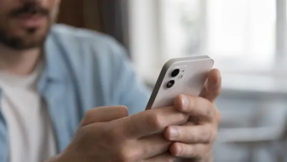 Parents urged to stop ‘phubbing’ in front of their kids