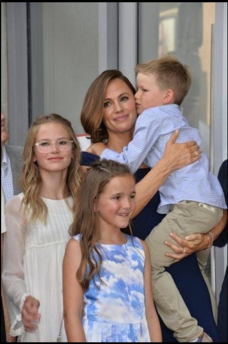 Jennifer Garner’s new boyfriend is ‘like a copy’ of ex Ben Affleck