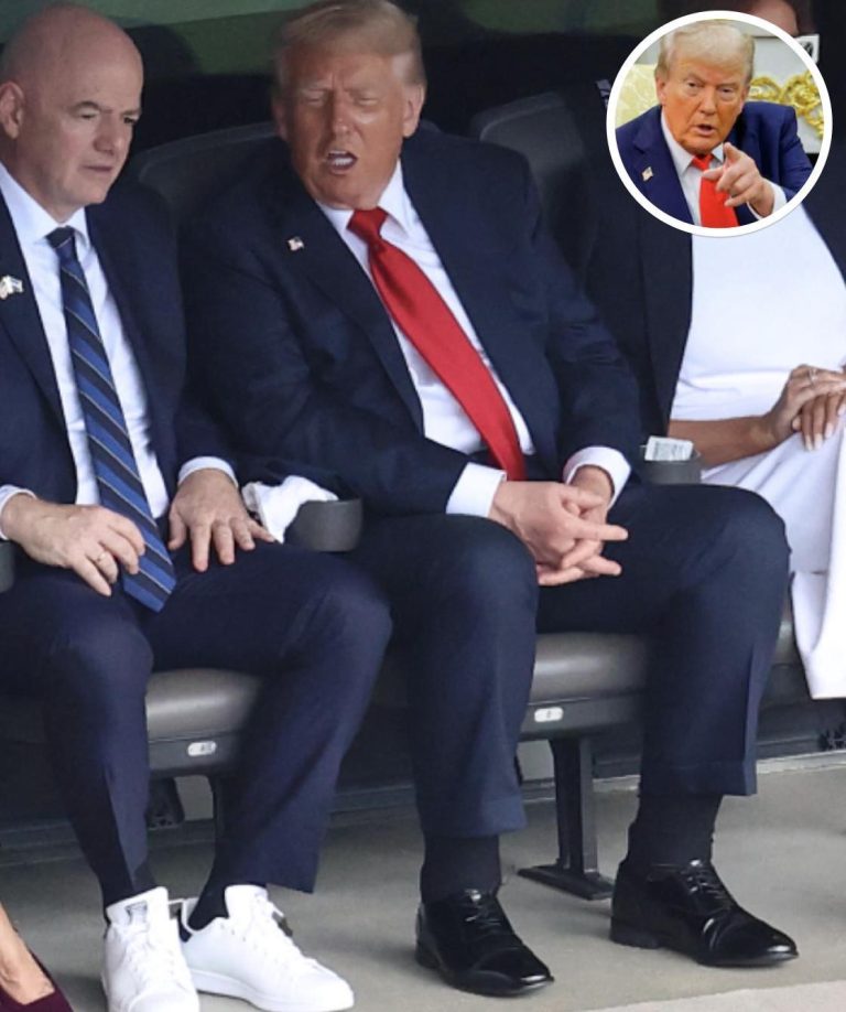 People Are Concerned After Spotting This Small Detail In Photo Of Trump