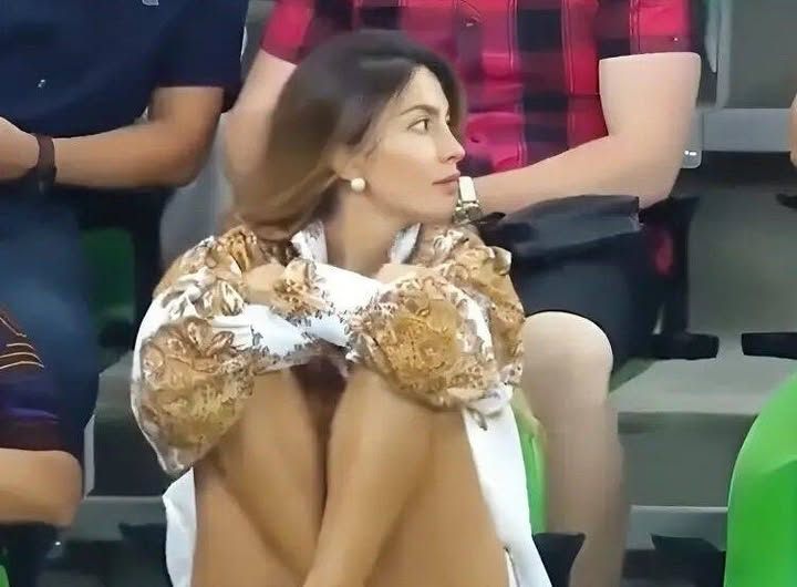 She SH0WED Her CameI T0E ln LlVE TV Match, H0LD Y0UR BREATH!