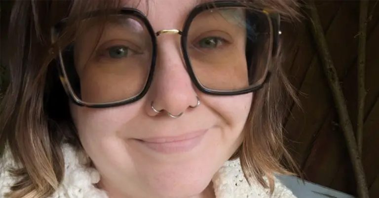 Woman comes out as abrosexual after 30-year journey