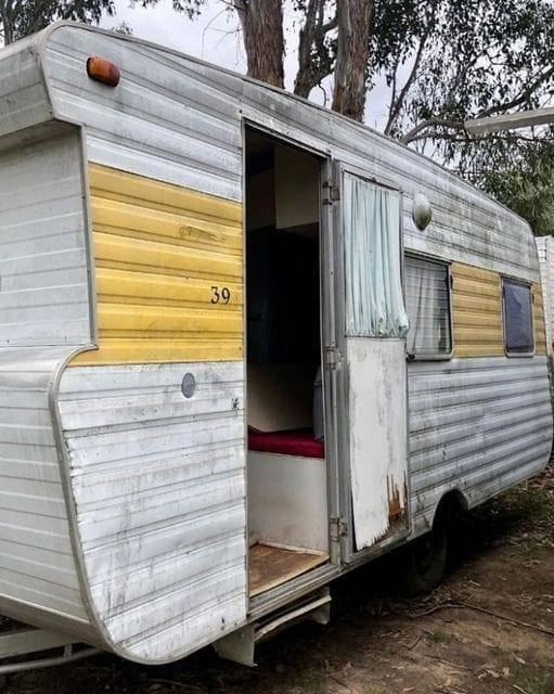 Kind people gave a homeless woman an old trailer! The woman was so happy to have a home! She turned it into a cozy home in the middle of the forest, Wow, it turned out to be such a cozy and cute house