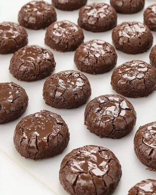 Classic Chocolate Crinkle Cookies (Rich, Soft, and Snow-Dusted)