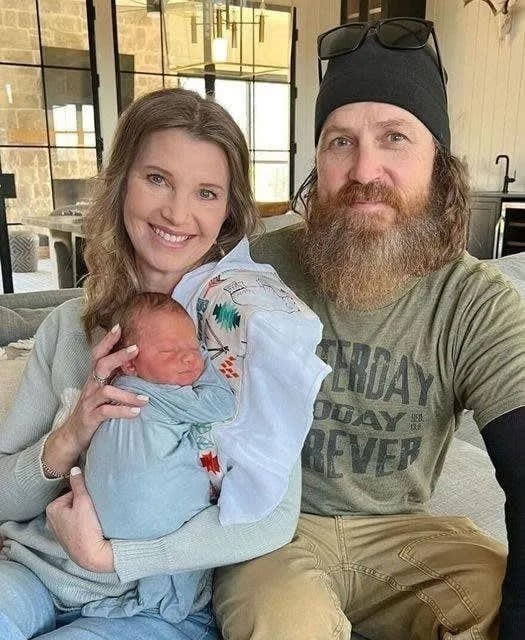 “Jase and Missy Robertson: Their Inspiring Life Journey”