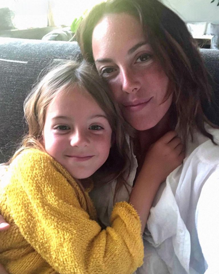 On Our Wedding Day, My Fiances Daughter Slipped a Note into My Hand, Do Not Marry My Dad, He is Lying to You