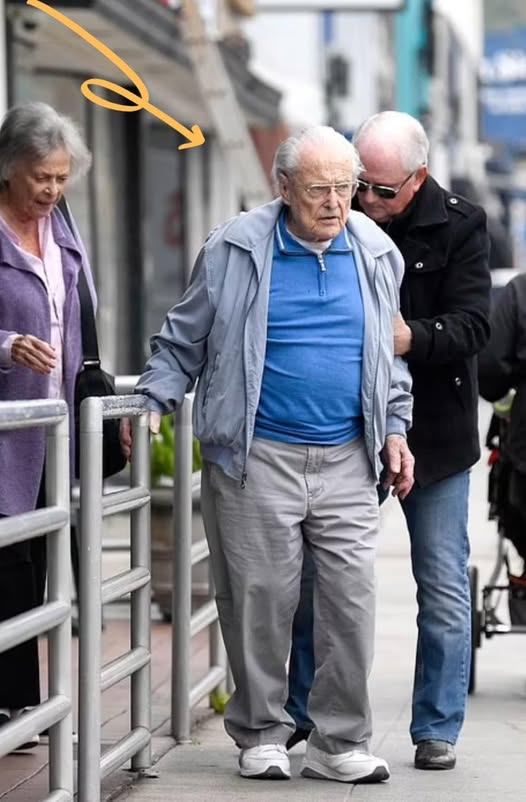 A Hollywood Legend at 98: Celebrating a Lifetime of Love and Achievement. After Knowing Who Is He You Will Be Surprised