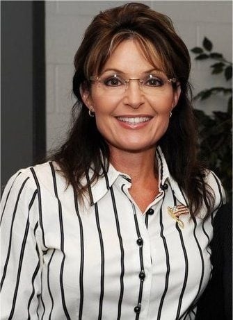 Sarah Palin and the Viral Headline Phenomenon: A Closer Look at Media, Images, and Online Culture