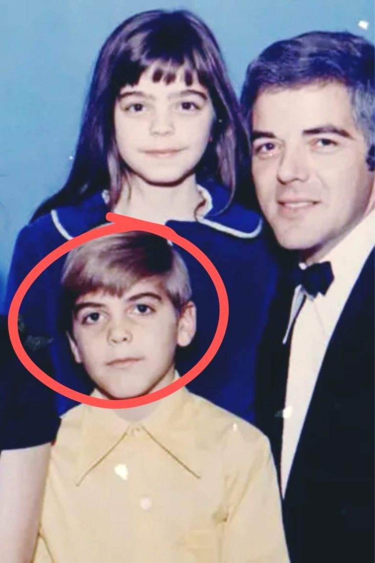 Throwback to 1971: Young Hollywood Star Pictured with Family