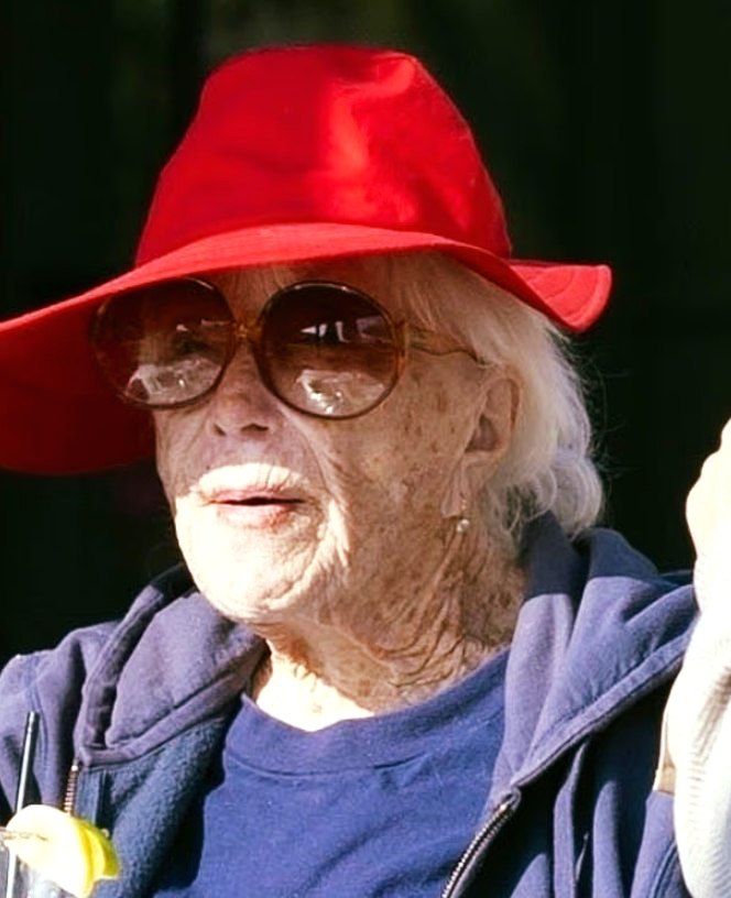 Hollywood Legend, 91, Shines in Malibu – See Her Stunning Before and After Photos