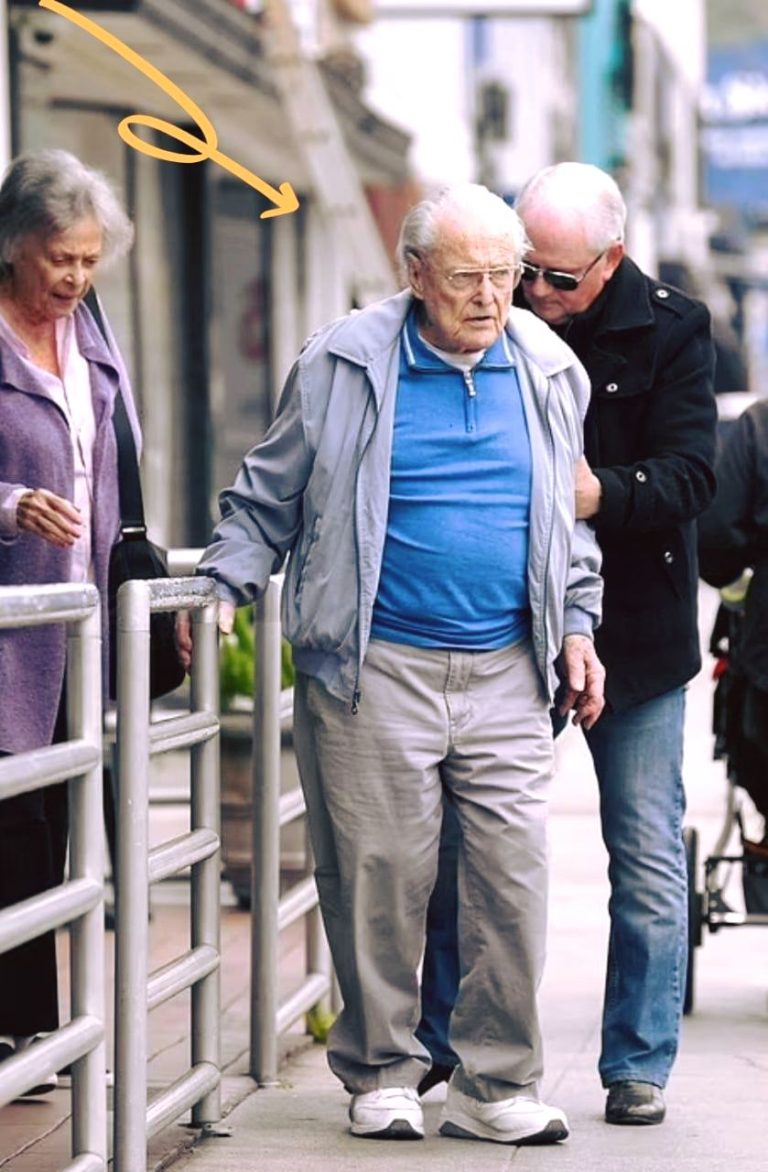 “At 98, a Hollywood Icon Reflects on a Lifetime of Love—You’ll Be Shocked to Learn Who It Is”